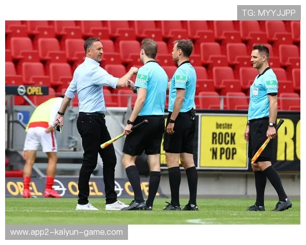 足球裁判是否应常态化参与联赛规则公开课，足球裁判的依据是什么