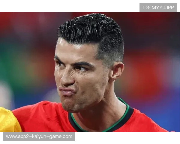 球迷争议不断：C罗到底是老了，还是球队坑他？，c罗真实年龄